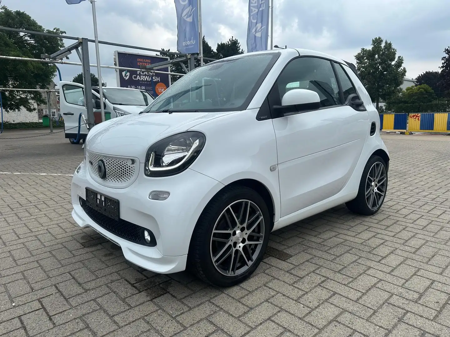 smart brabus Fortwo Cabrio Brabus 0.9 Turbo Xclusive DCT Blanc - 2
