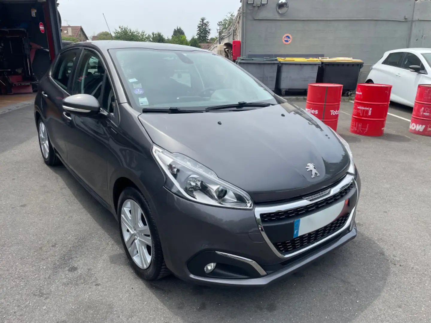 Peugeot 208 1.2 PURETECH 82CH E6.C SIGNATURE 5P Gris - 2