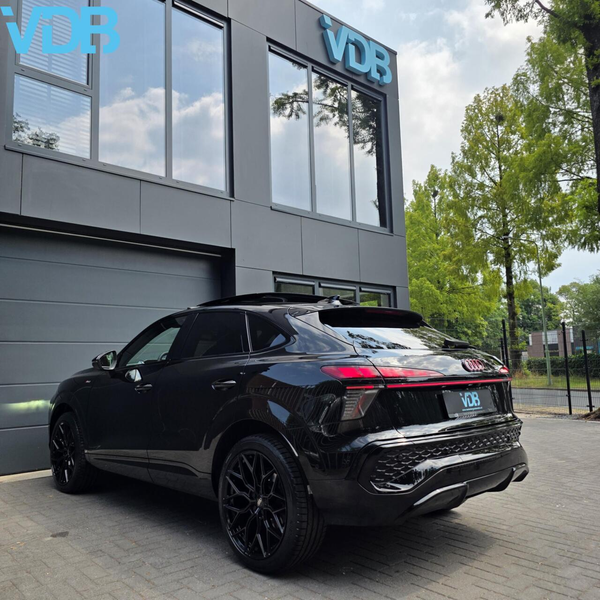 Audi Q3 Sportback 35 TFSI S-LINE BLACK EDITION PANO SFEER — photo 9