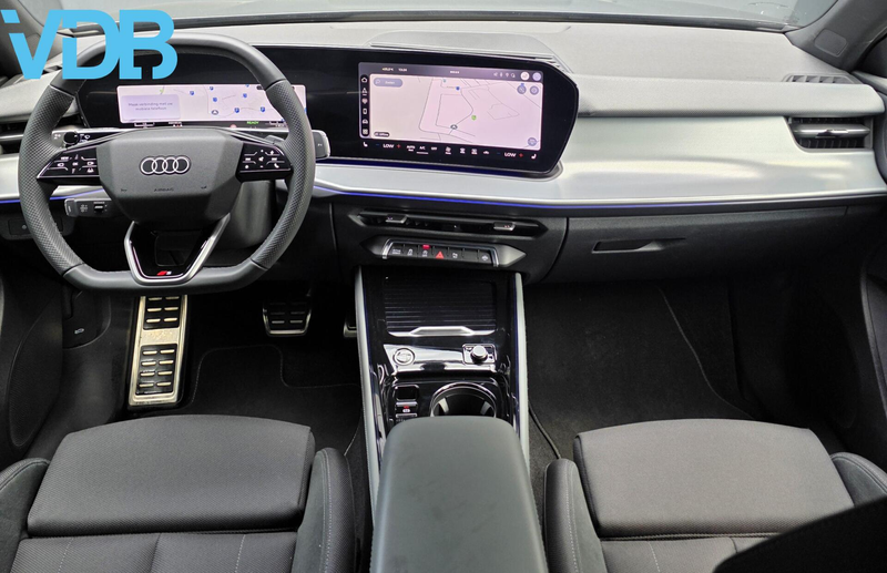 Audi Q3 Sportback 35 TFSI S-LINE BLACK EDITION PANO SFEER — photo 11