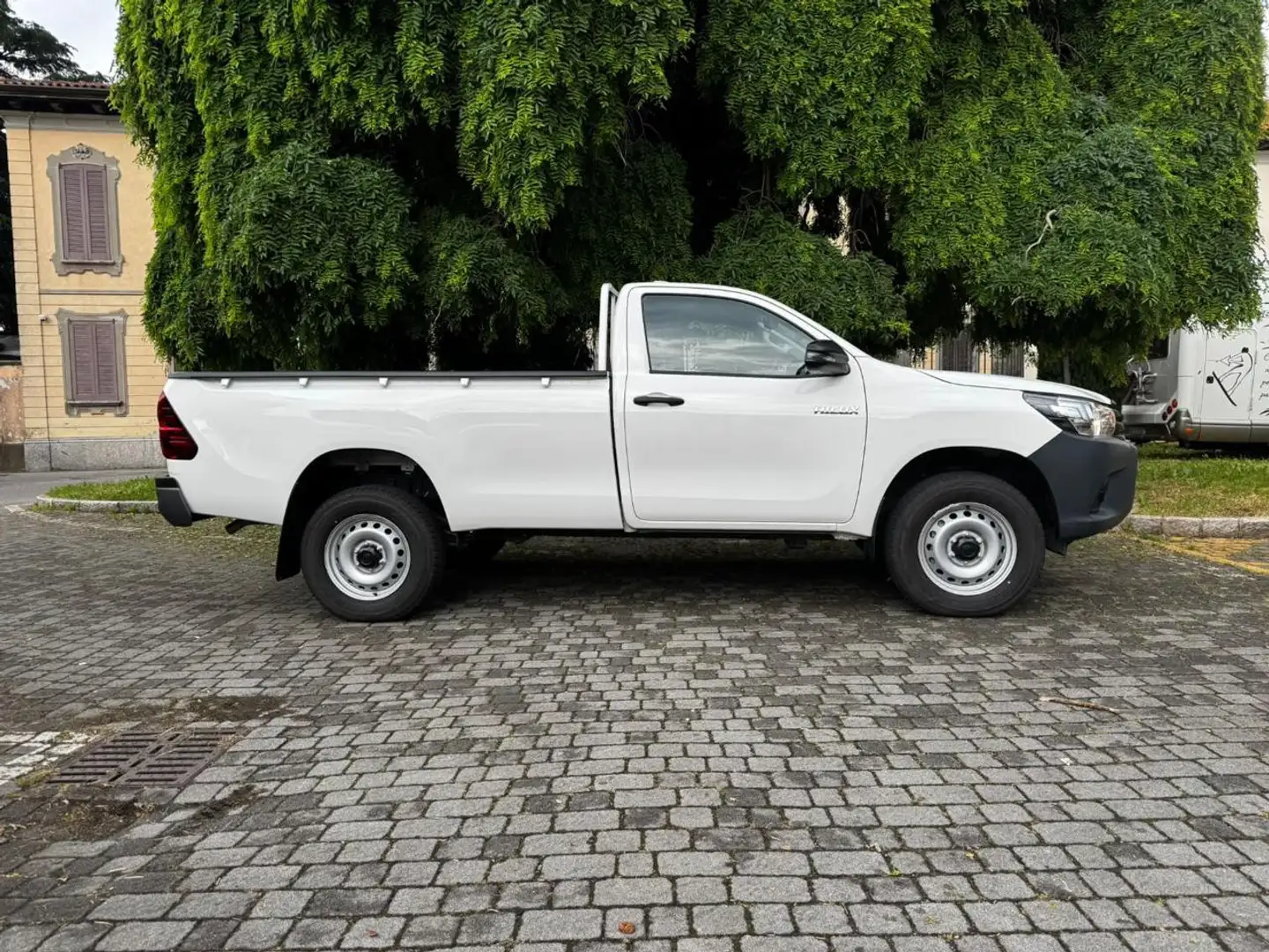 Toyota Hilux 2.4 D-4D 4WD 2 porte Single Cab Comfort Blanc - 2