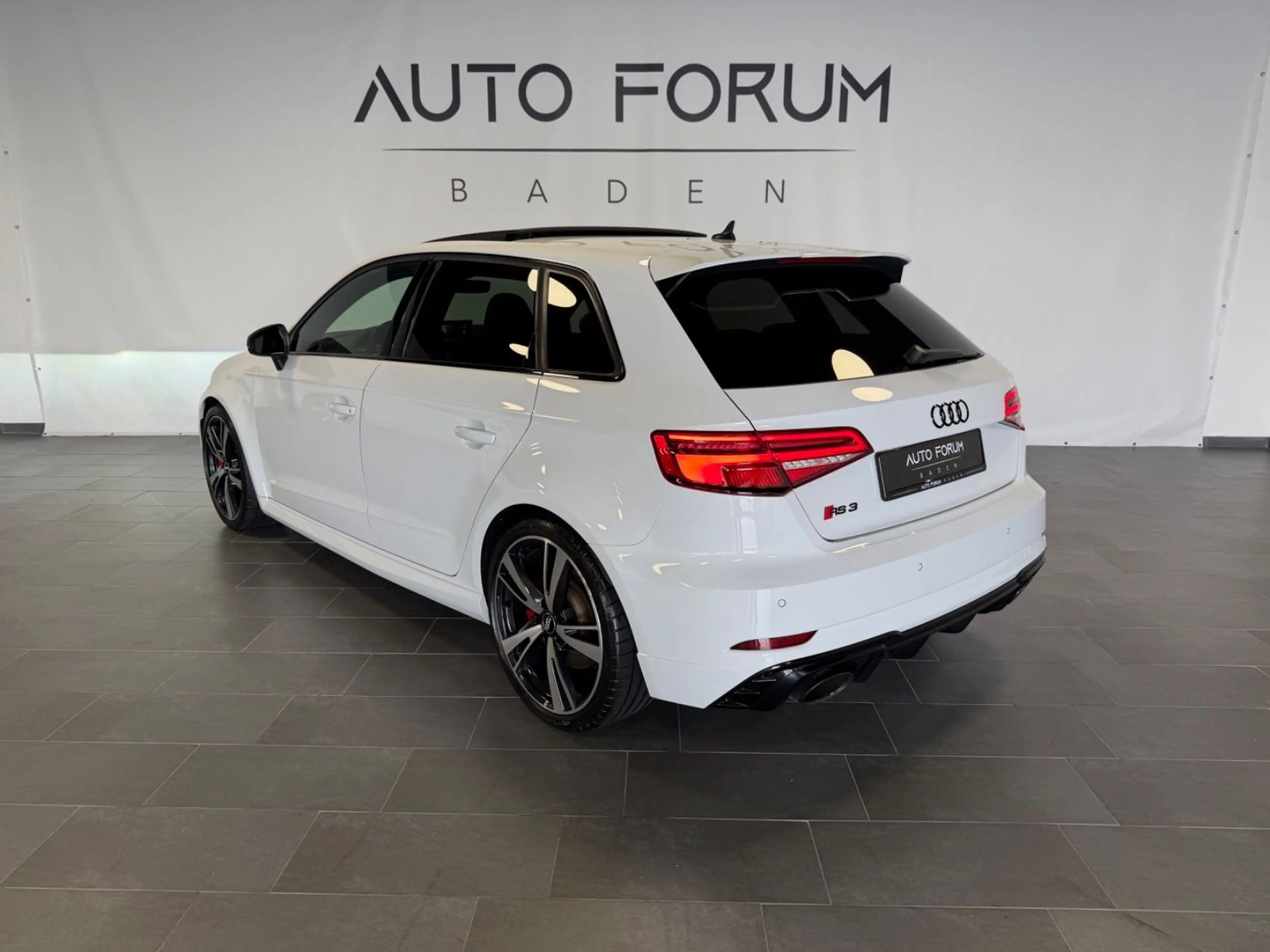 Audi RS3 Sportback 2.5TFSI*Pano*ACC*Lane*Side*Matrix* — photo 6