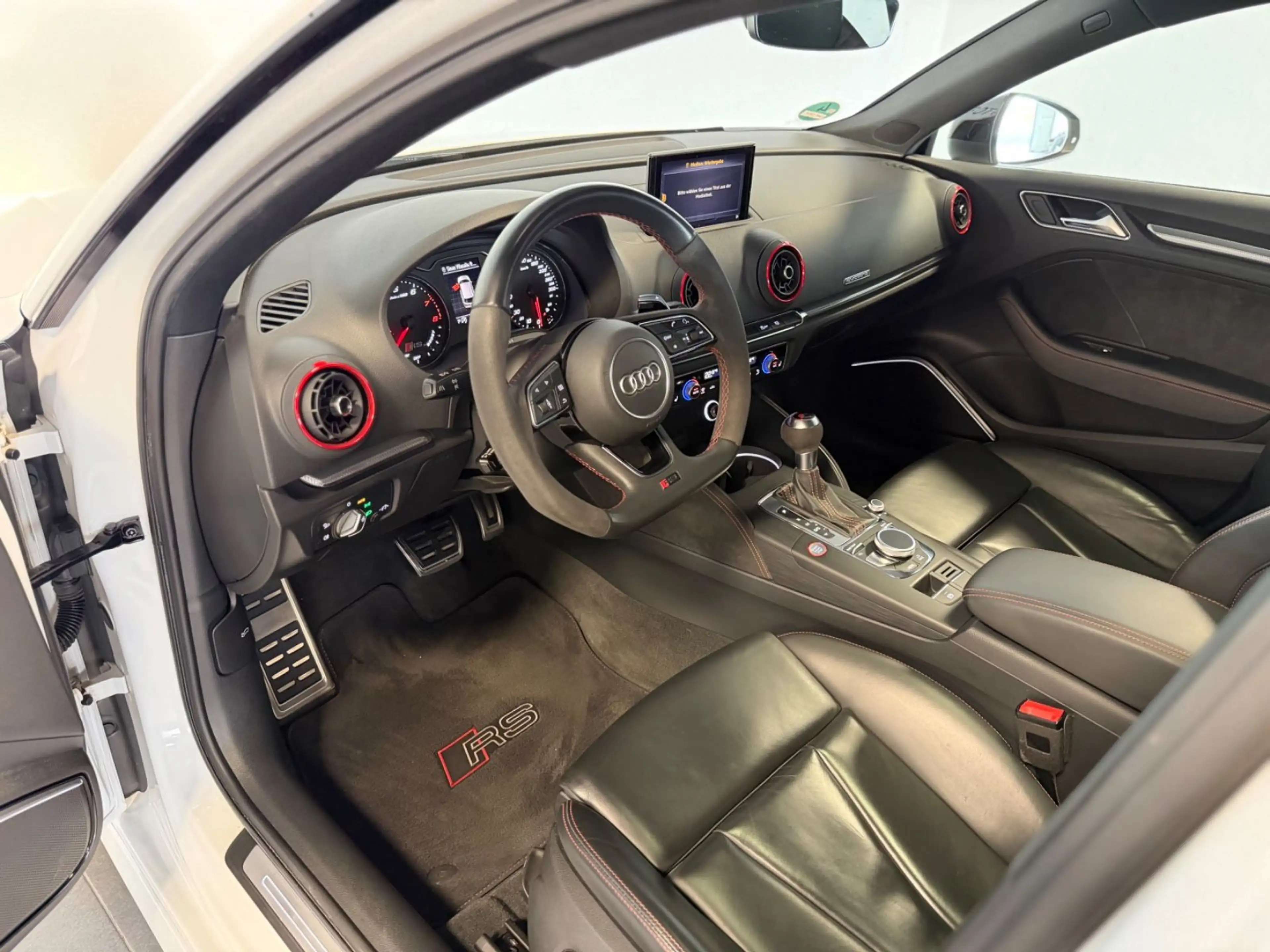 Audi RS3 Sportback 2.5TFSI*Pano*ACC*Lane*Side*Matrix* — photo 10