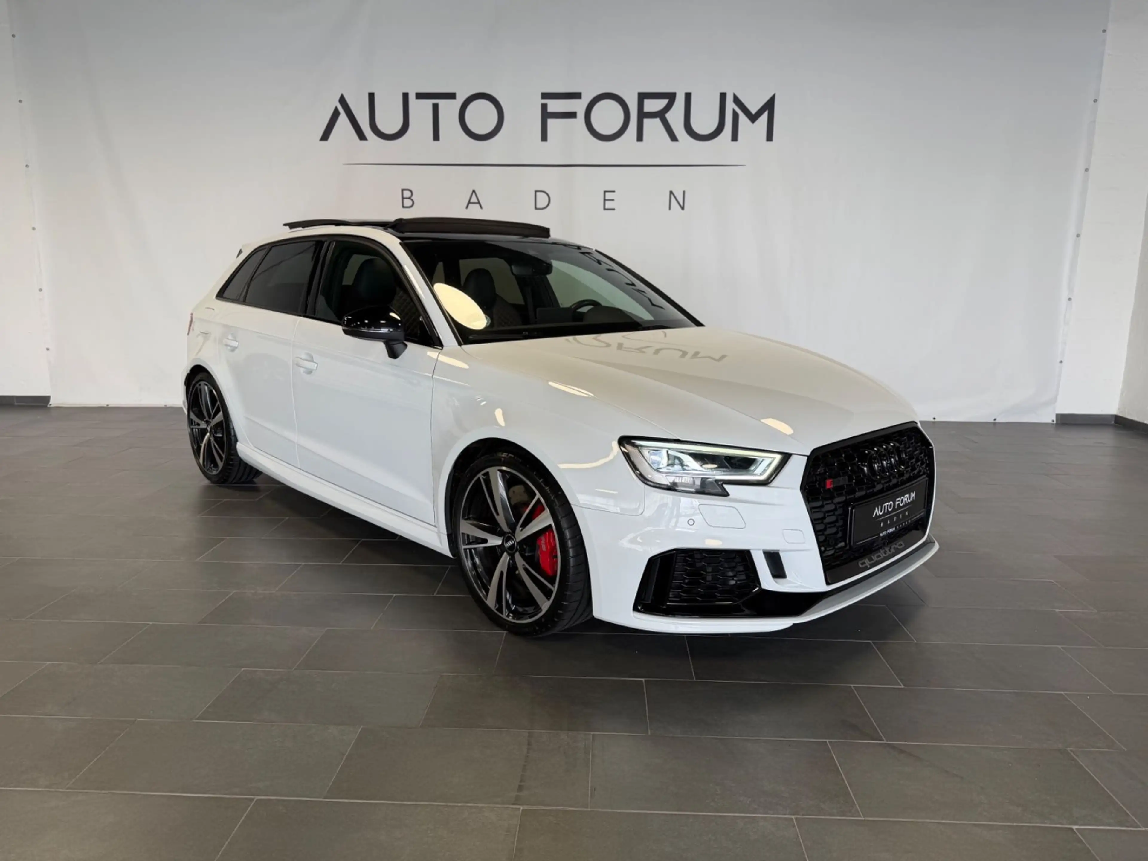 Audi RS3 Sportback 2.5TFSI*Pano*ACC*Lane*Side*Matrix*