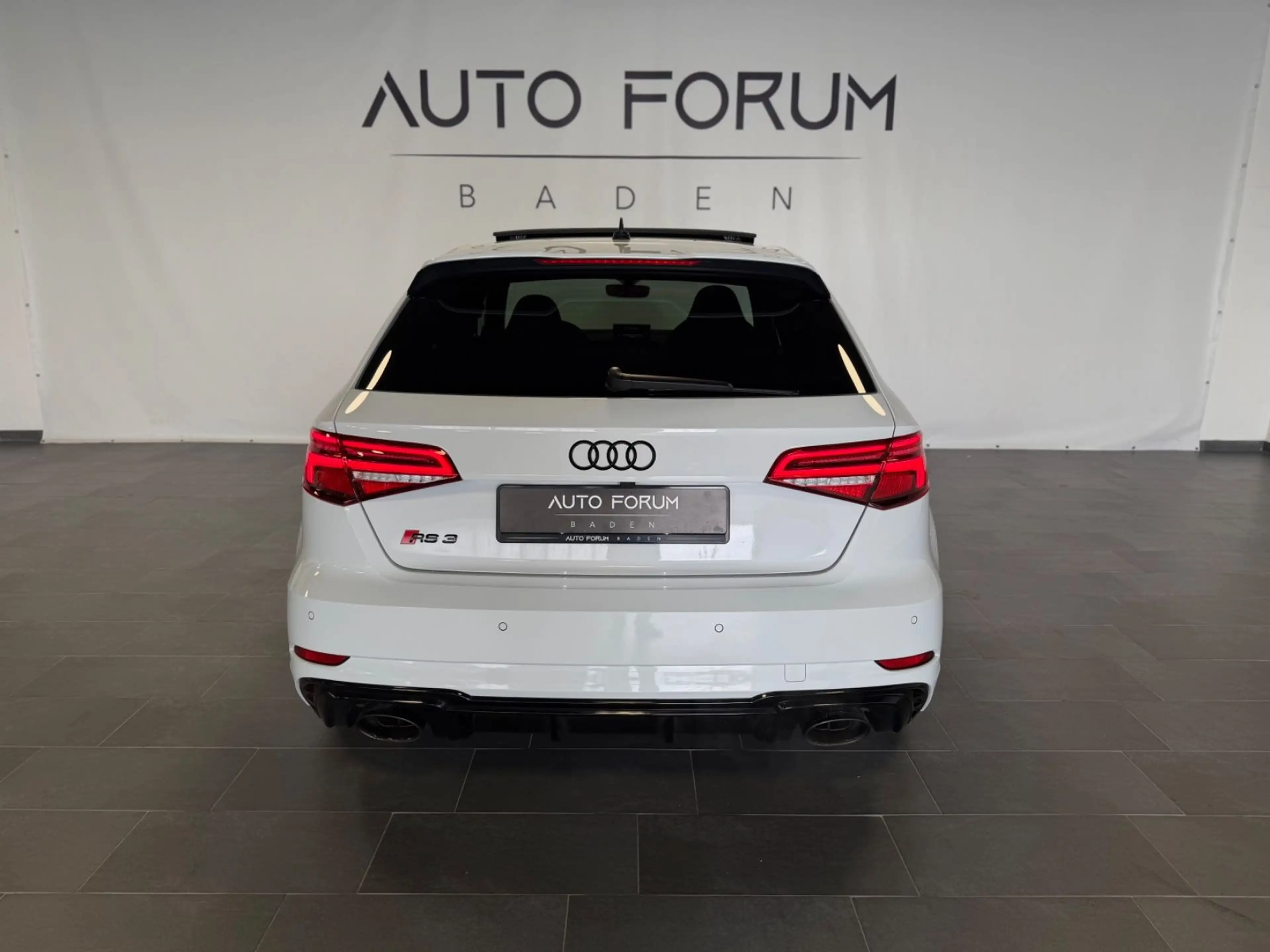 Audi RS3 Sportback 2.5TFSI*Pano*ACC*Lane*Side*Matrix* — photo 7