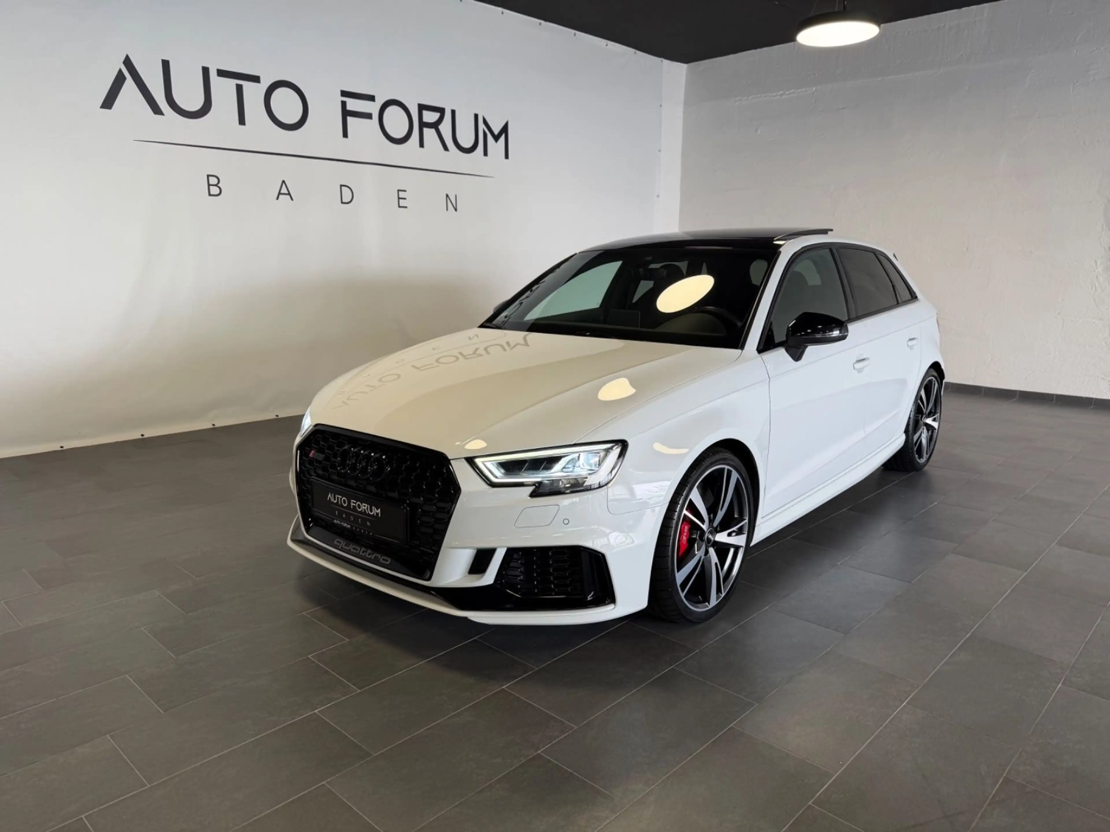 Audi RS3 Sportback 2.5TFSI*Pano*ACC*Lane*Side*Matrix* — photo 4