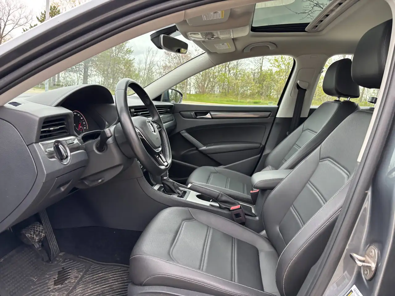 Volkswagen Passat photo Volkswagen Passat