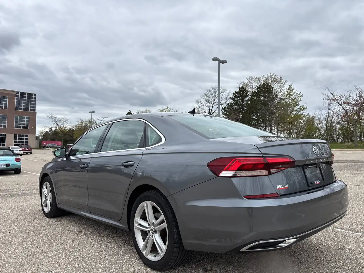 Volkswagen Passat photo Volkswagen Passat