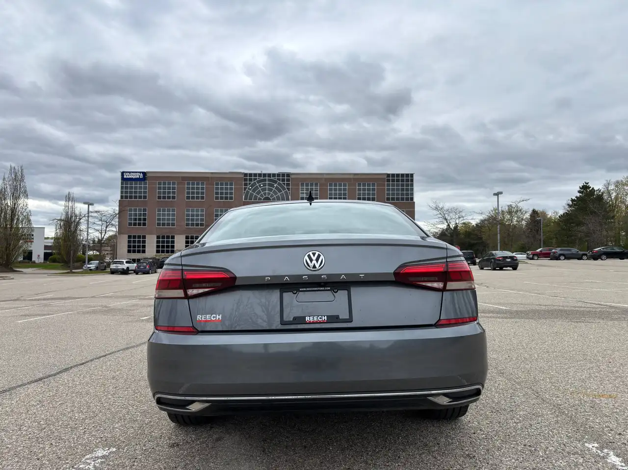 Volkswagen Passat photo Volkswagen Passat