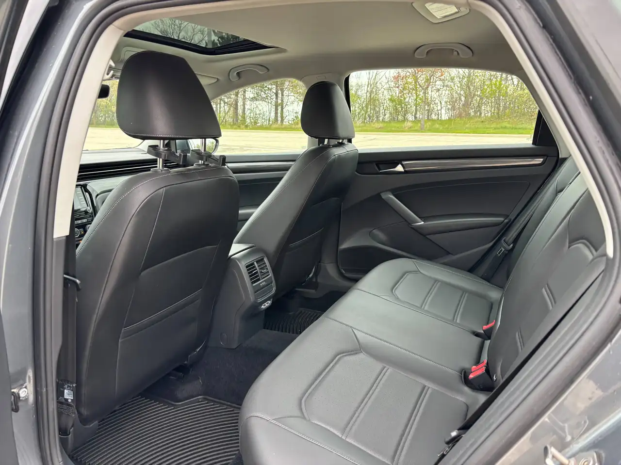 Volkswagen Passat photo Volkswagen Passat