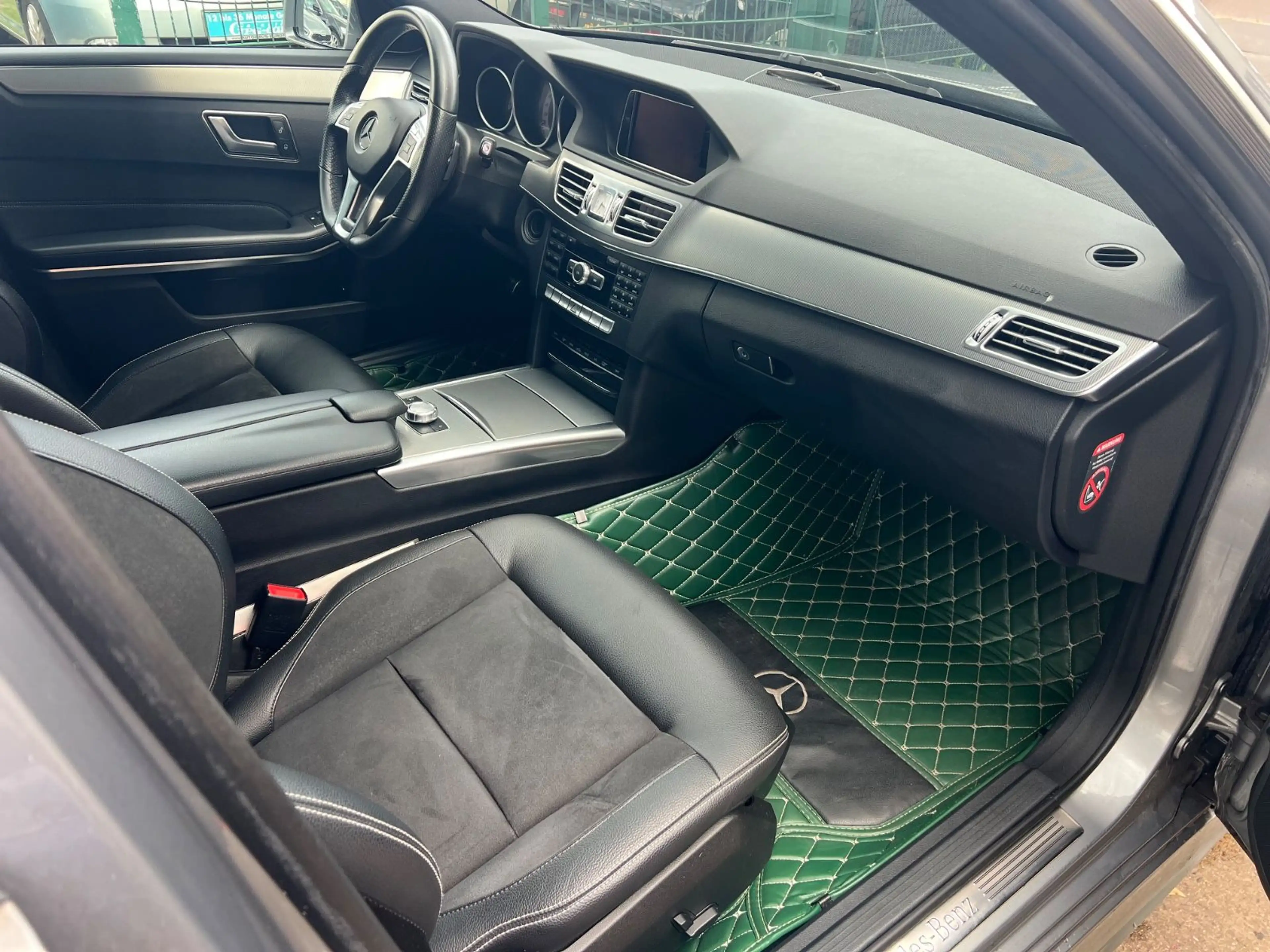 Mercedes-Benz E 250 E T-Modell E 250 CGI BlueEfficiency — photo 8