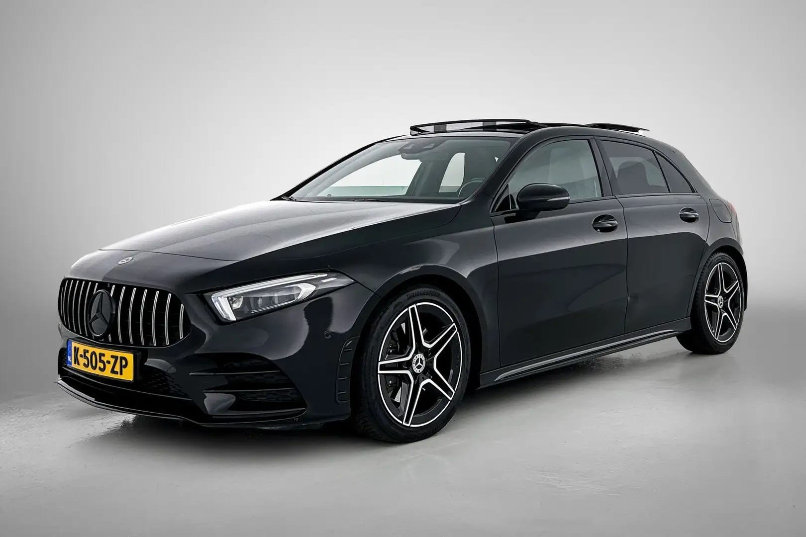 Mercedes-Benz A 220 AMG Premium(BOM VOL, Pano, SfeerV, Burmester Audio Zwart - 1