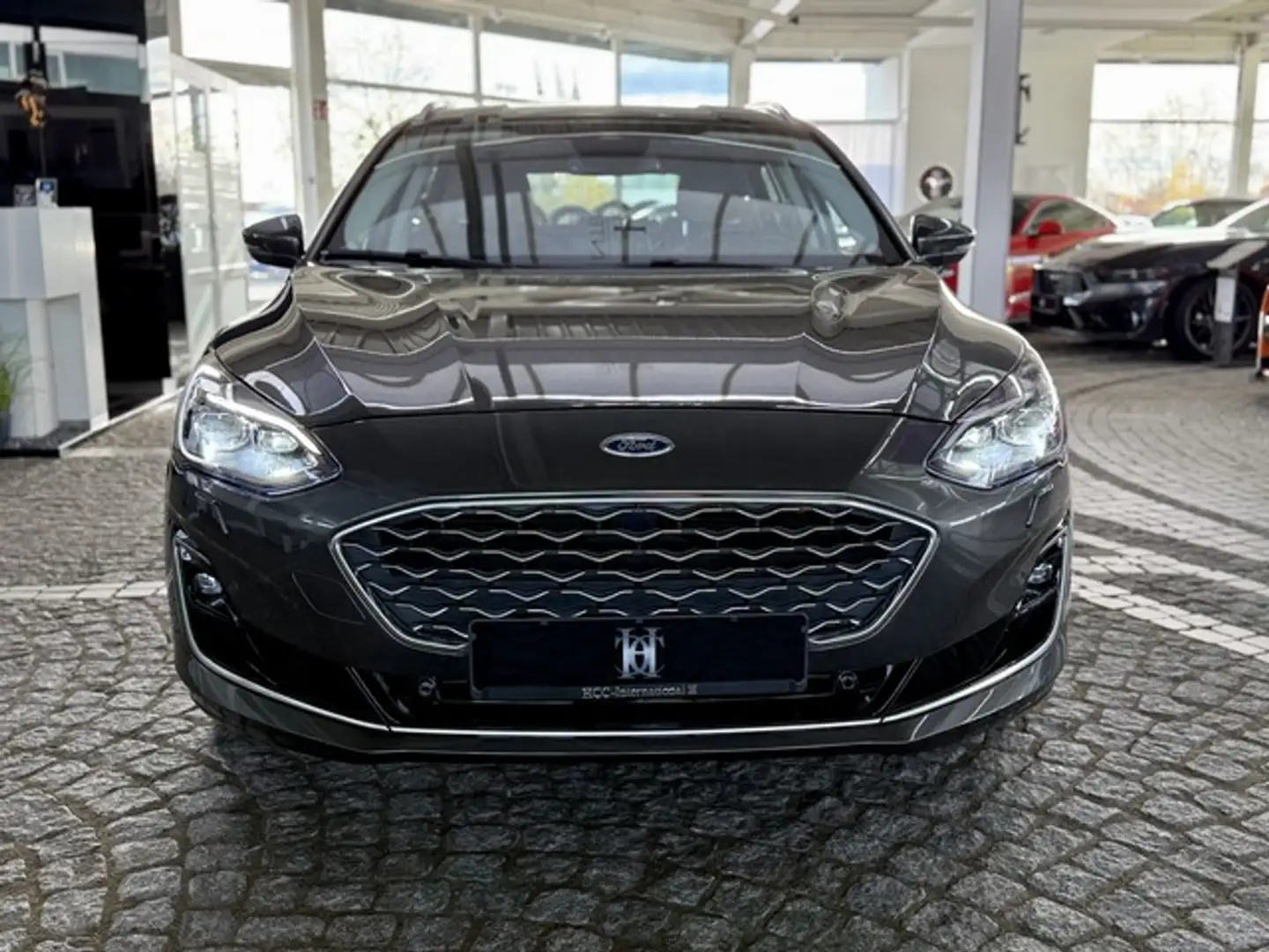 Ford Focus 1,5 VIGNALE Autom. Turnier + Garantie Grijs - 2