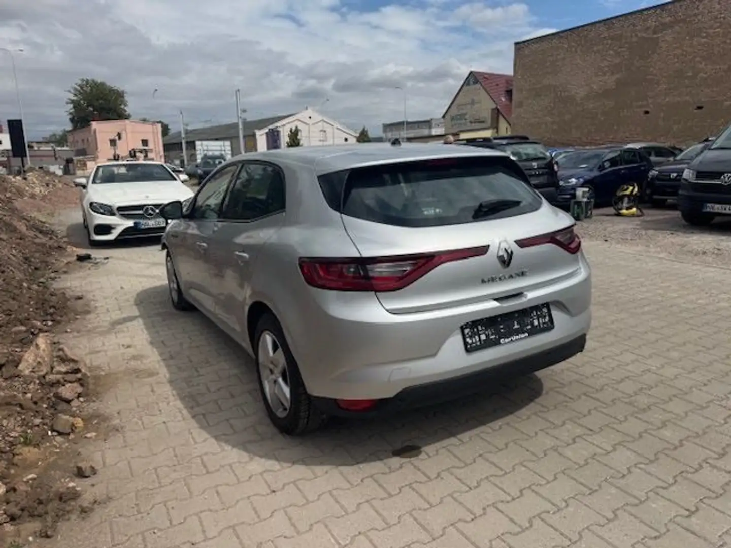Renault Megane IV TCe 130 Lim. Experience*Navi*1.HD Silber - 2