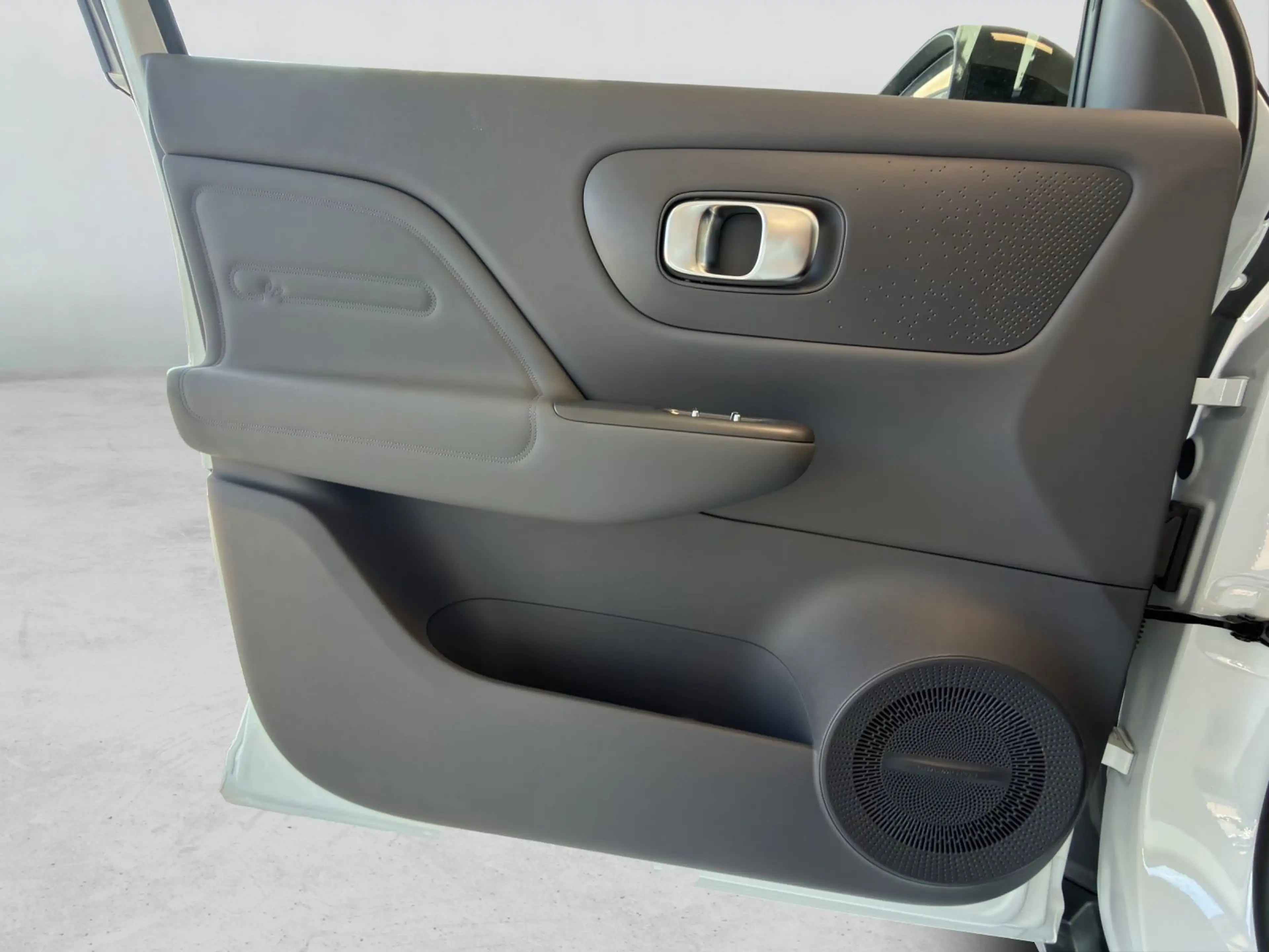 Leapmotor B10 Dynamic ProMax 67,1 kWh — photo 15