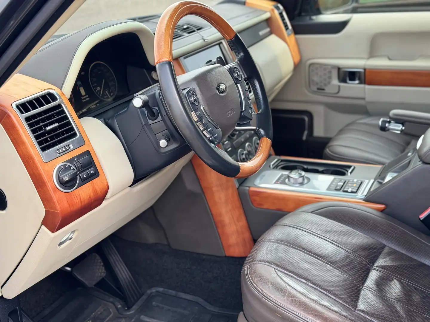 Land Rover Range Rover V8 TD Vogue Schwarz - 2