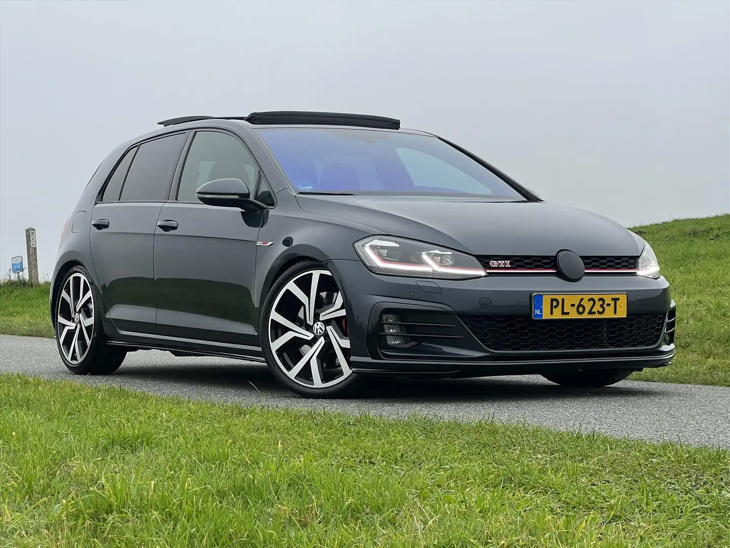 Volkswagen Golf GTI 7.5 2.0 TSI 245PK Performance / Pano / Org NL / Vi Blauw - 2