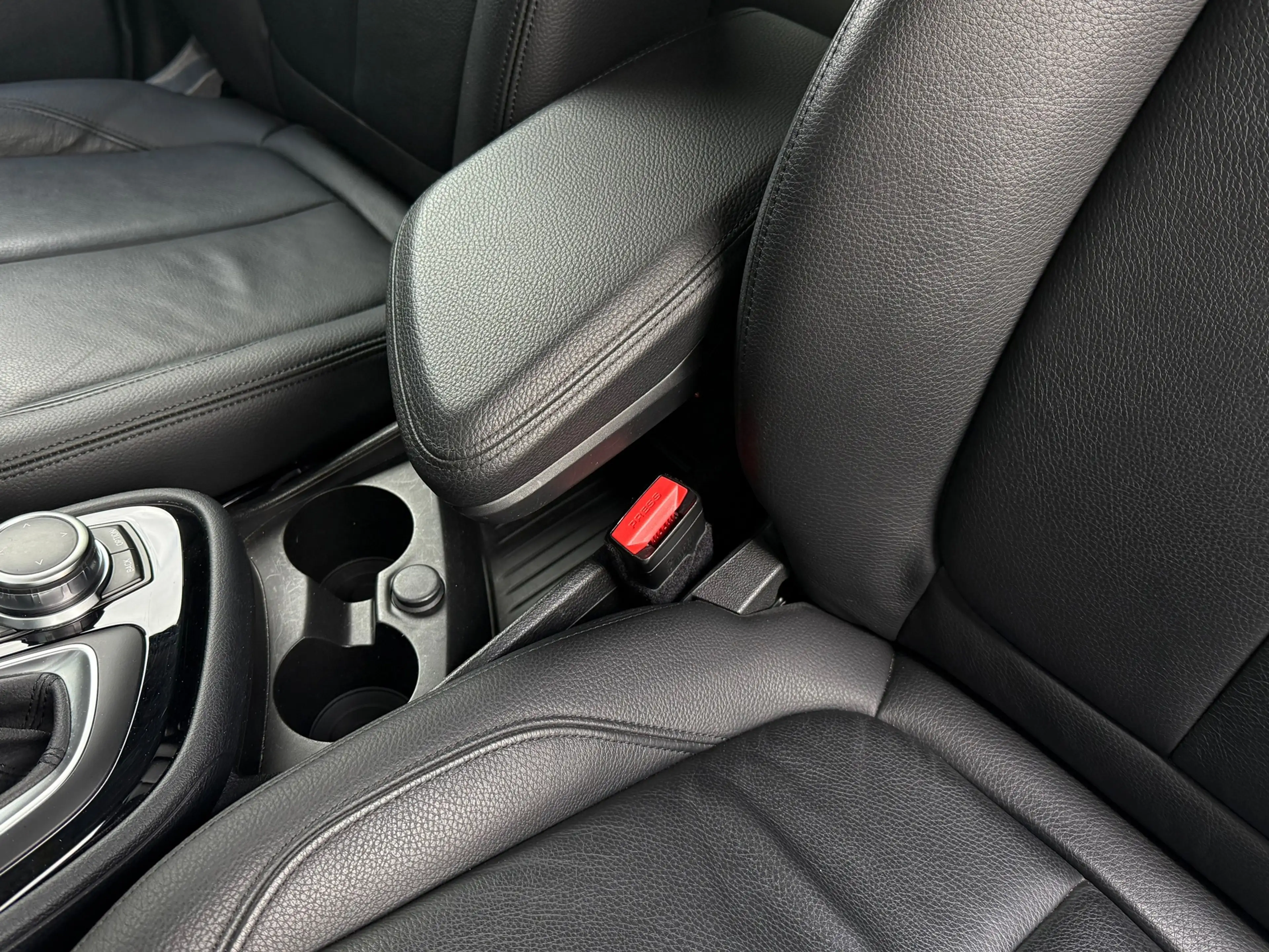 BMW 225 2-serie Active Tourer 225xe iPerformance High Exec — photo 26