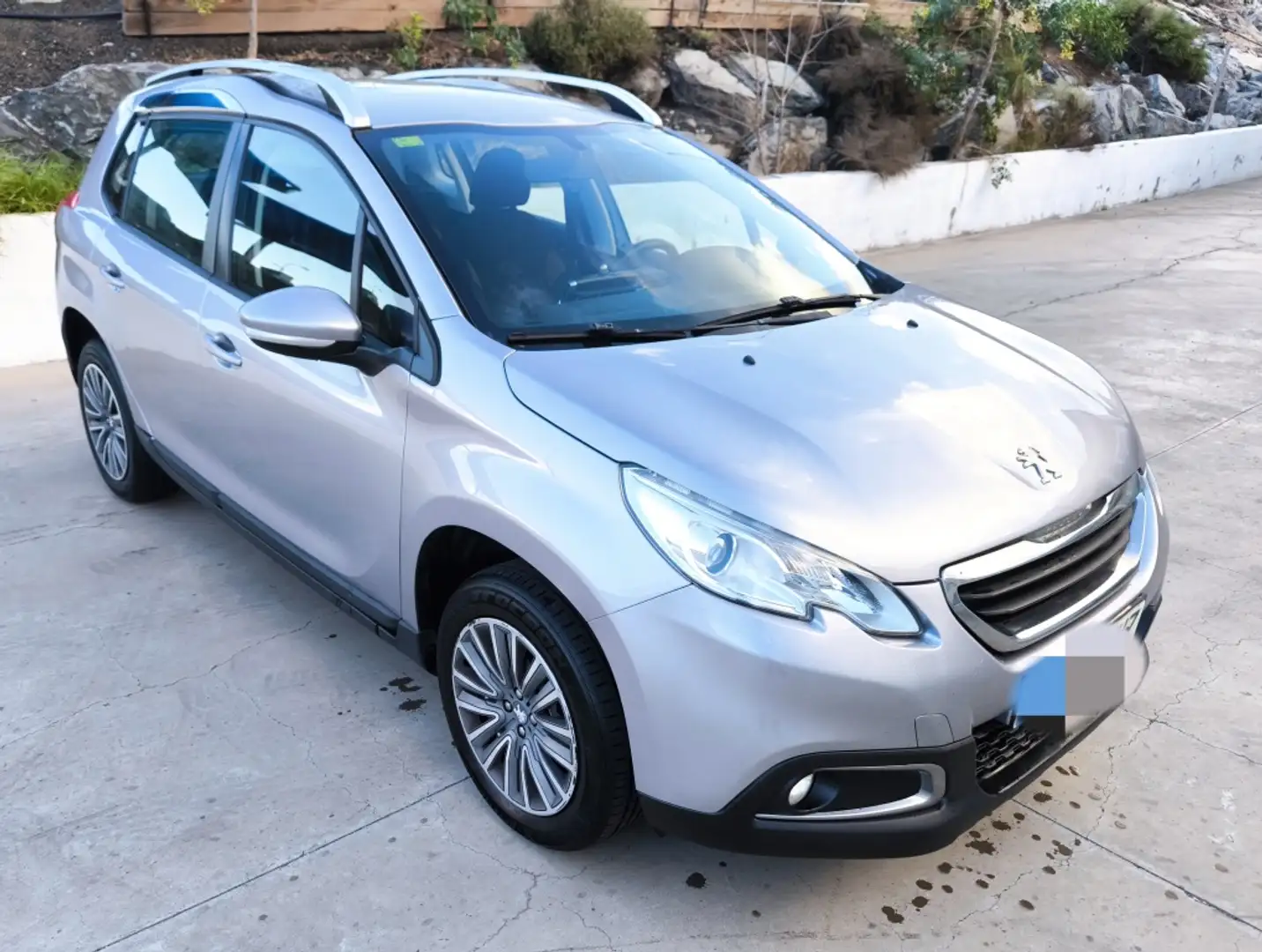 Peugeot 2008 1.2 PureTech Access 82 Gris - 1