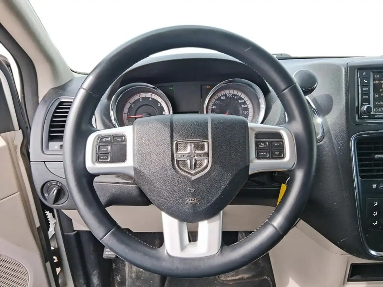 Dodge Grand Caravan снимка Dodge Grand Caravan