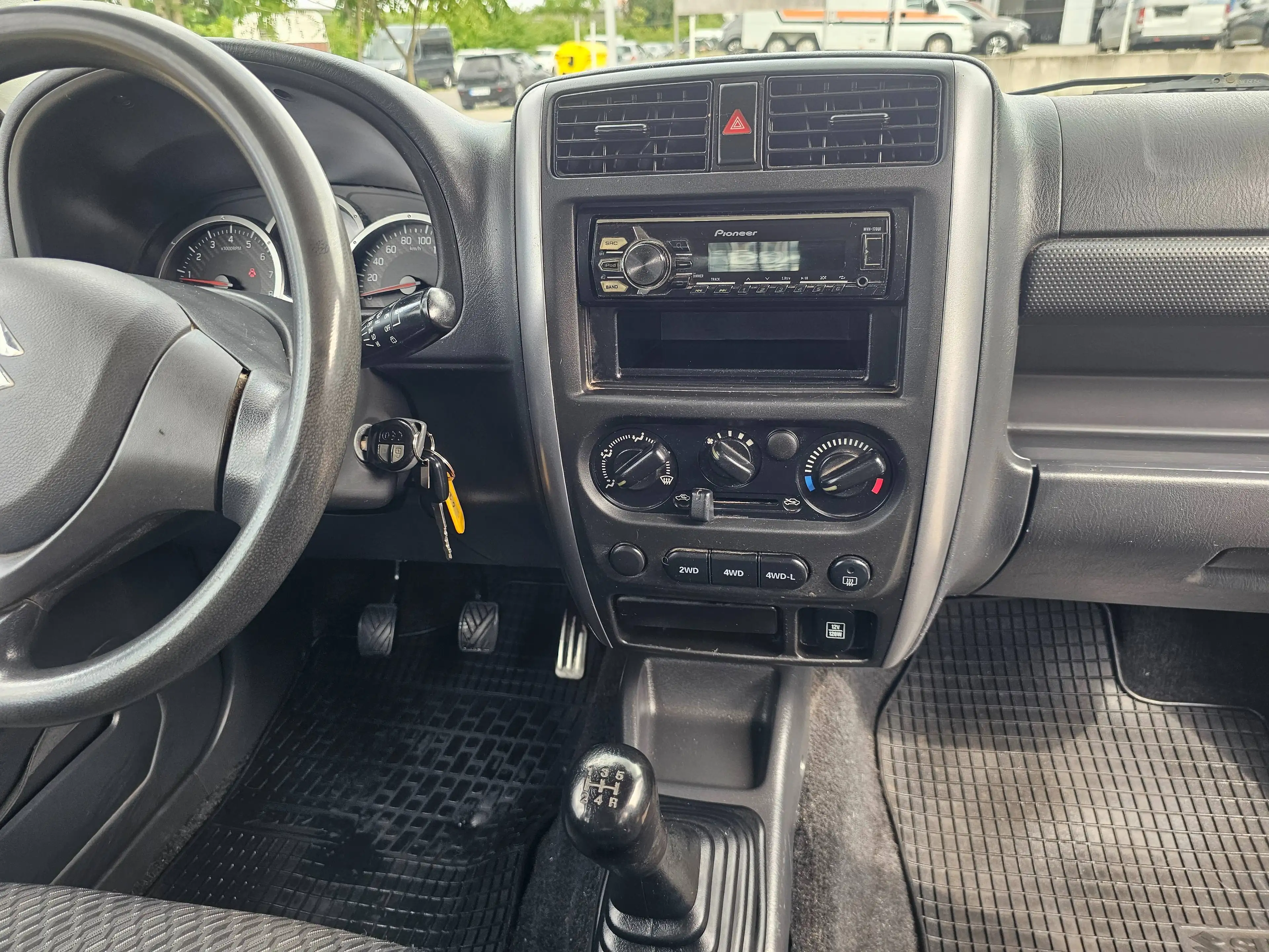 Suzuki Jimny Jimny Club Ranger,4*4 Allrad,AHK,ZV,el.Fenster,1.Hand,Tüv Neu — photo 12