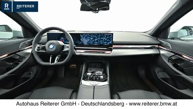 BMW 5 Series view 13