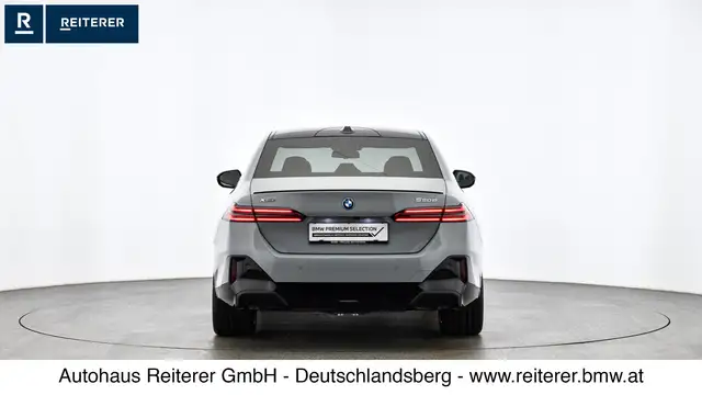 BMW 5 Series view 5