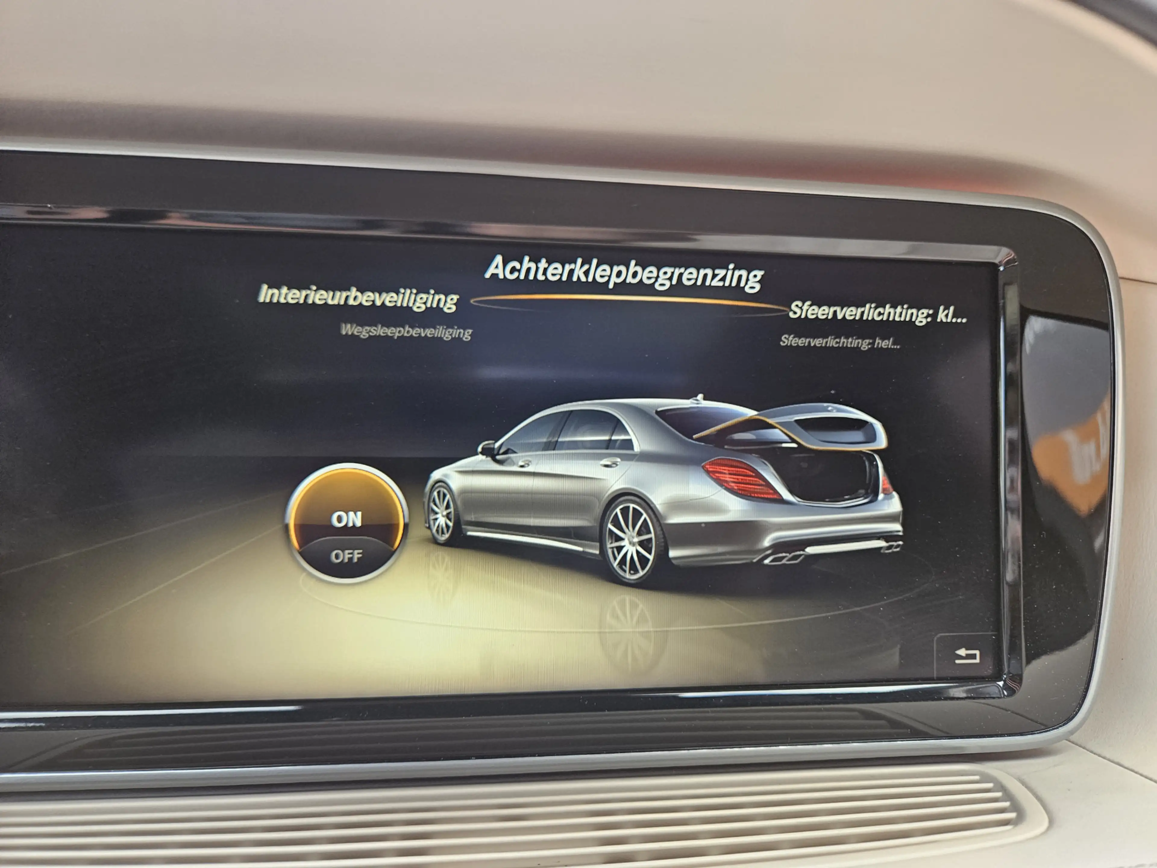 Mercedes-Benz S 63 AMG 4Matic Lang — photo 22