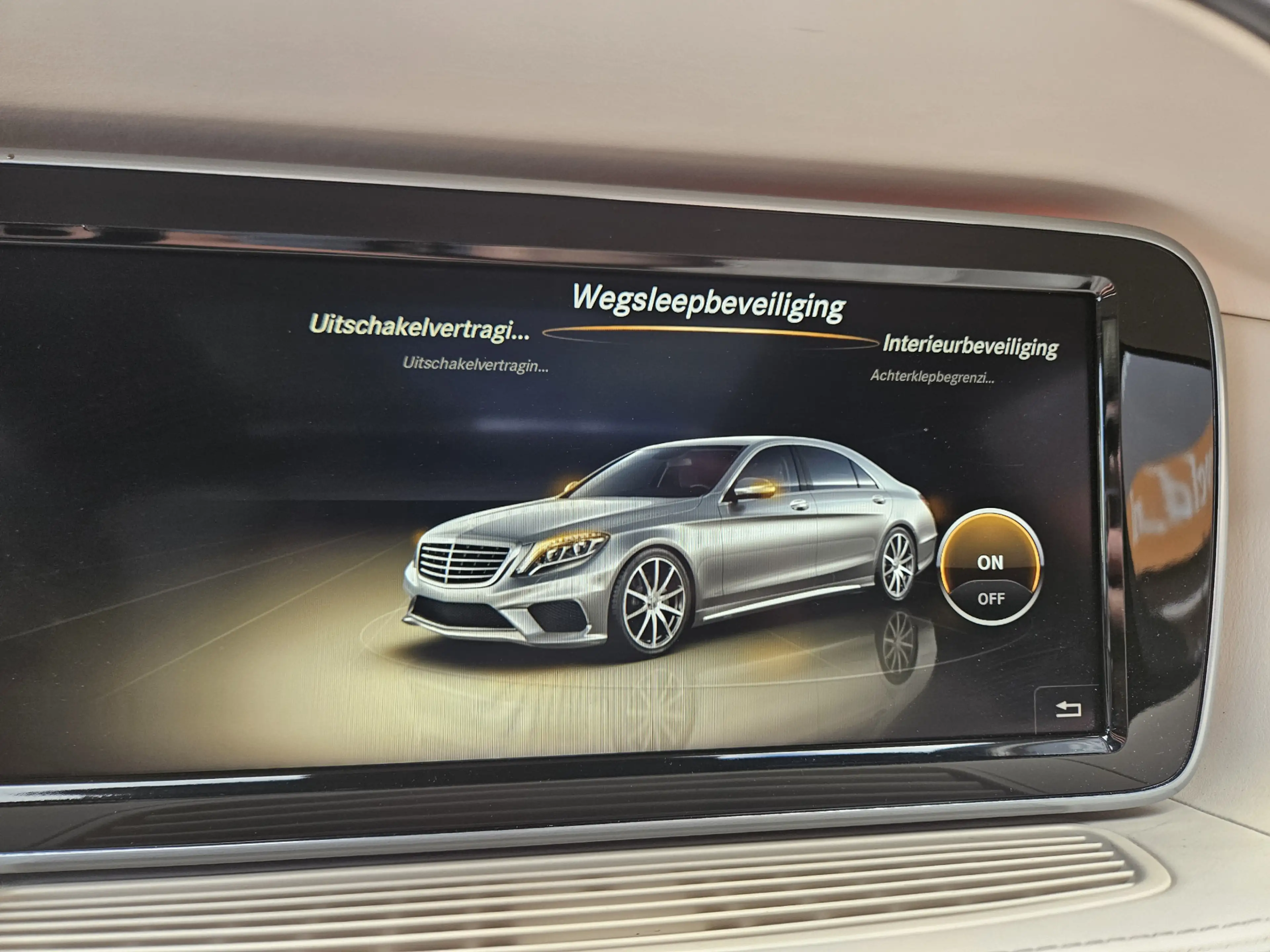 Mercedes-Benz S 63 AMG 4Matic Lang — photo 24