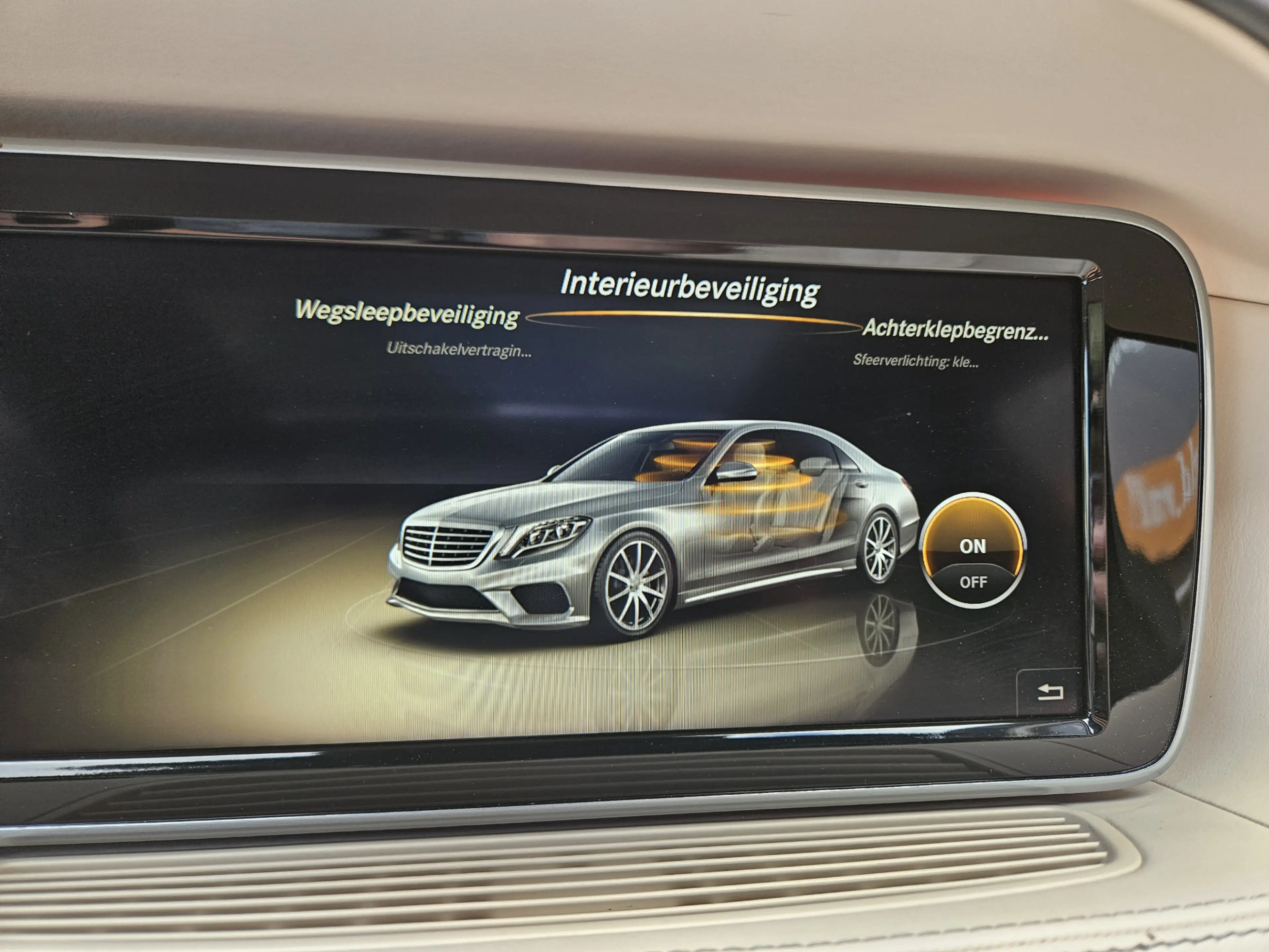 Mercedes-Benz S 63 AMG 4Matic Lang — photo 23