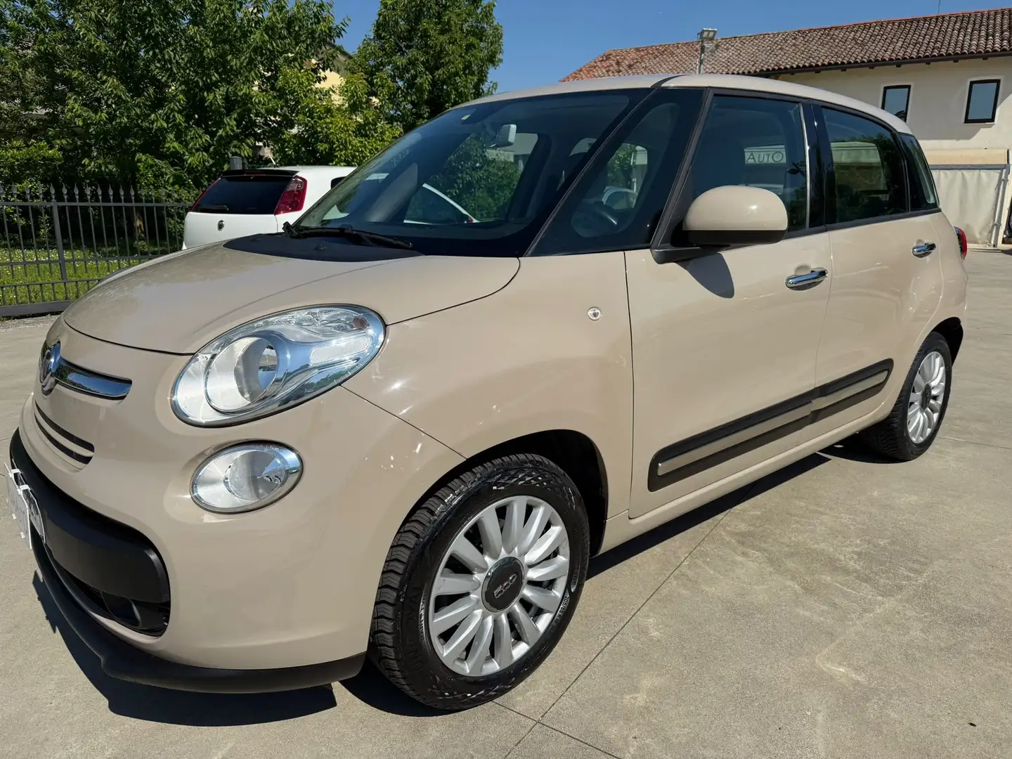 Fiat 500L 1.4 benzina 95cv TAGLIANDATA Beige - 1