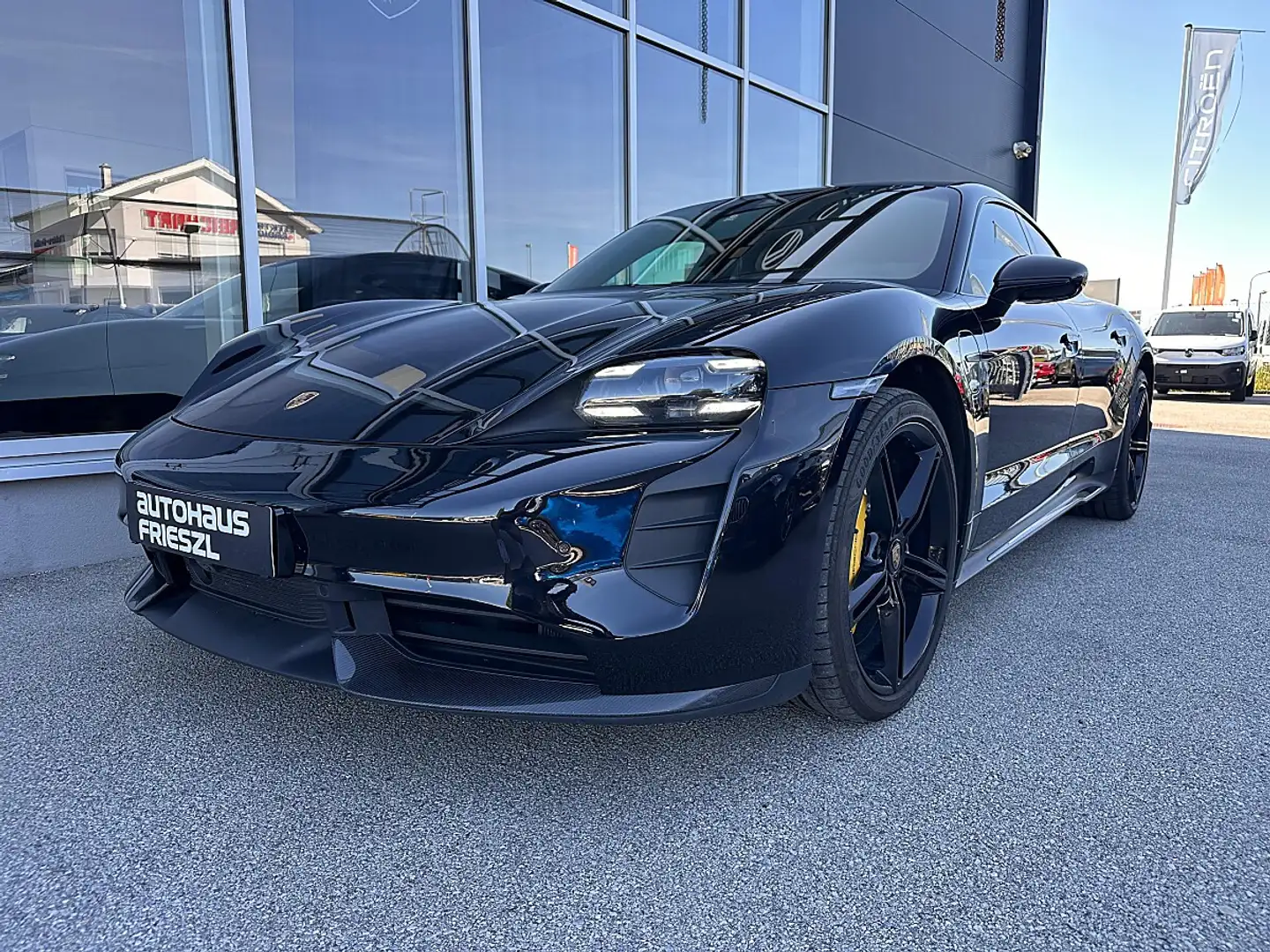 Porsche Taycan Turbo S Garantie bis 2028 Schwarz - 1