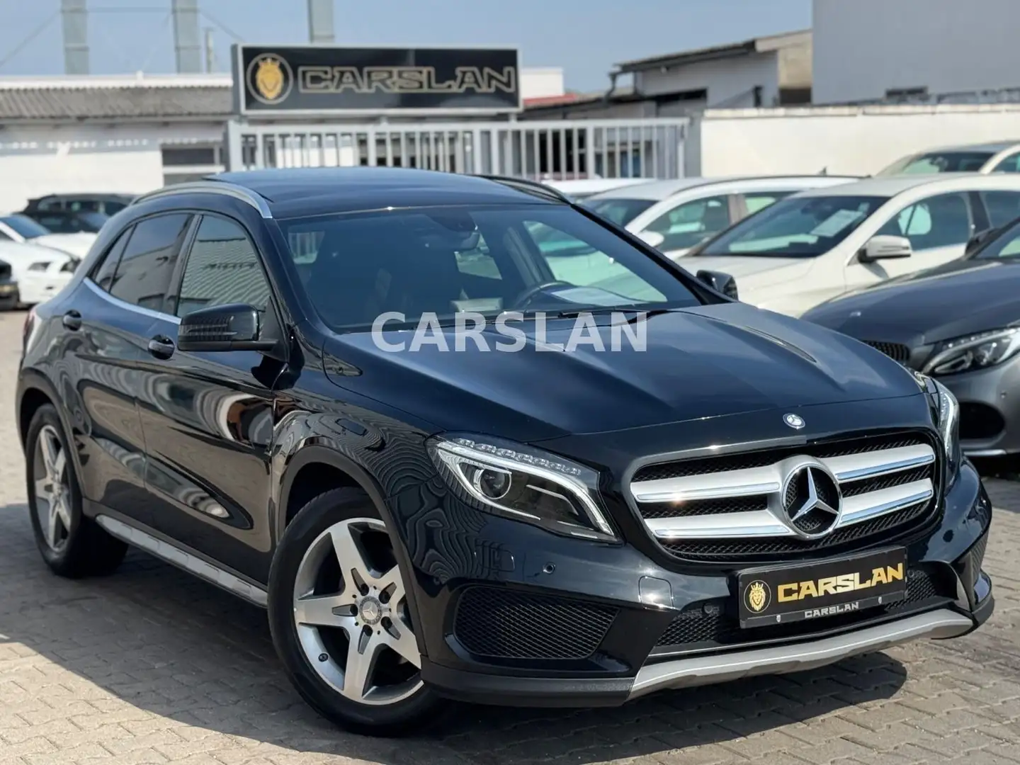 Mercedes-Benz GLA 220 CDI 4MATIC AMG 1.HND+NAVI+LED+R.KAM+PANO Schwarz - 1