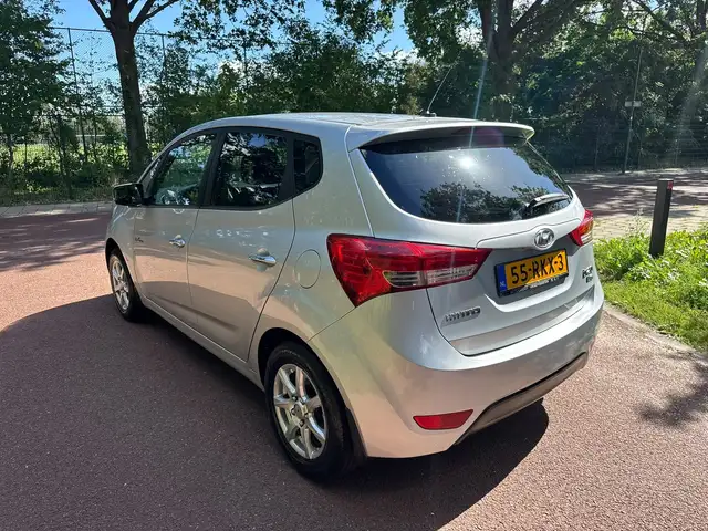 Hyundai Ix20 view 4