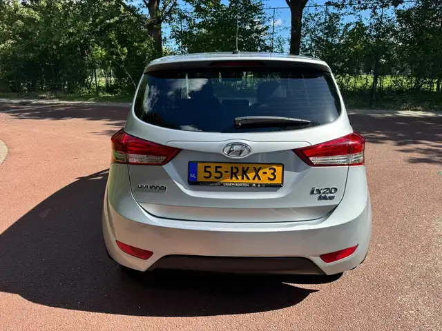 Hyundai Ix20 view 5