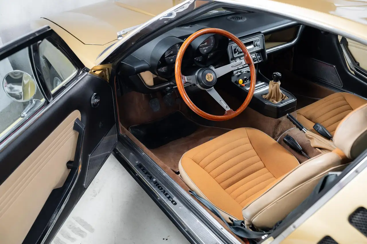 Alfa Romeo Montreal - Oro Metallizato - Avana -, foto 10