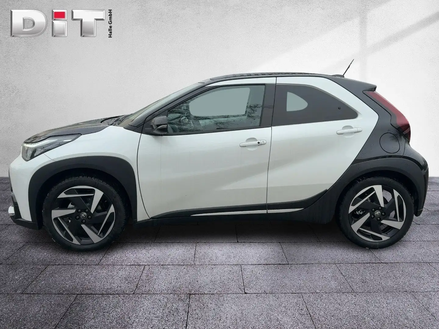 Toyota Aygo X 1,5l Hybrid GR Sport Faltdach Smart-Key Weiß - 2