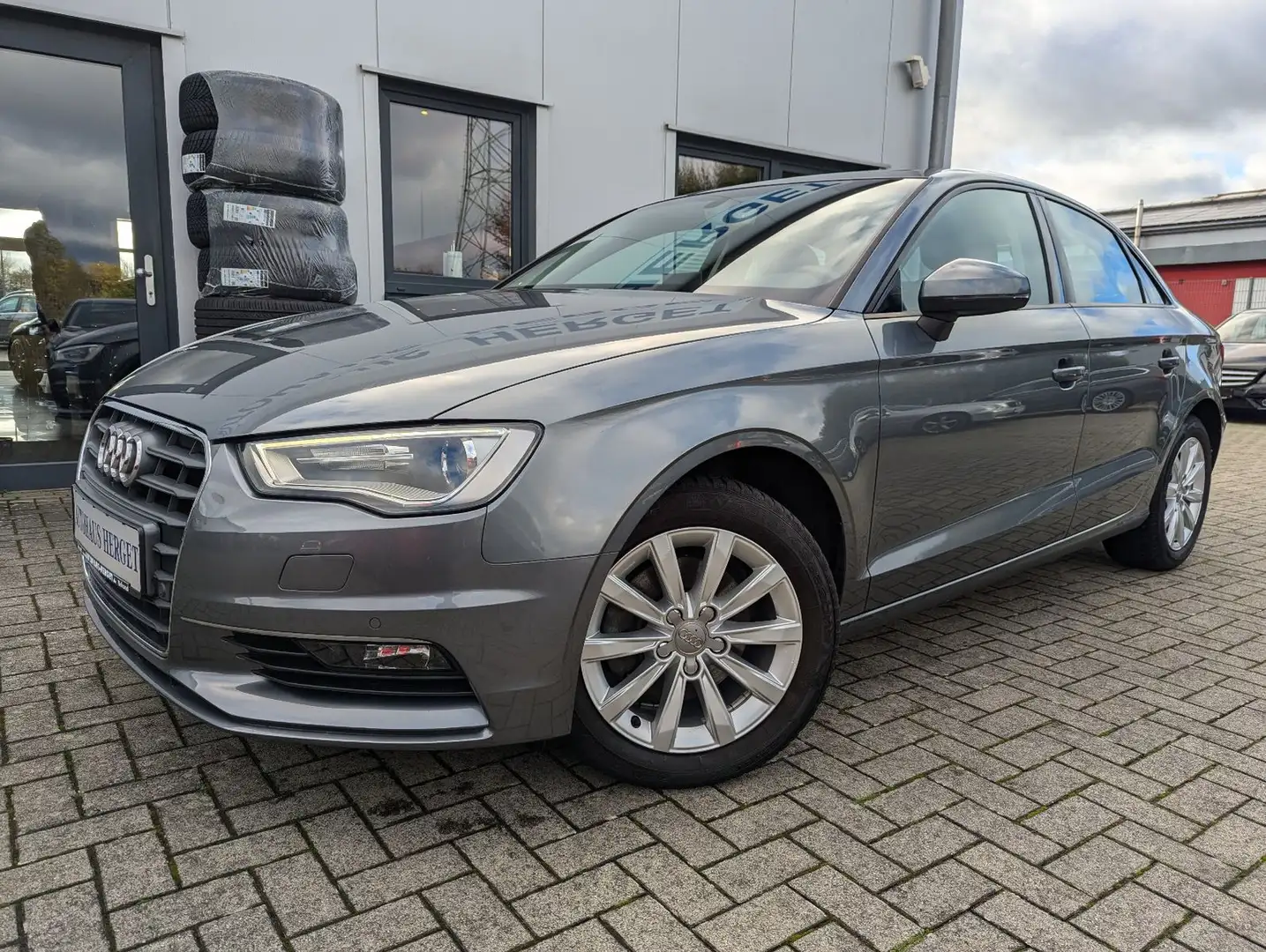 Audi A3 1.4 TFSI Limousine Grau - 1