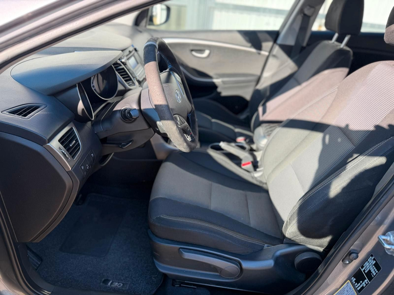 Hyundai i30 CLASSIC TEMPO SHZ KLIMA — photo 9