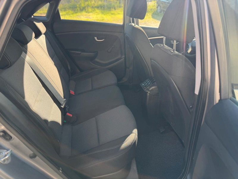 Hyundai i30 CLASSIC TEMPO SHZ KLIMA — photo 12
