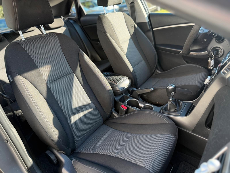 Hyundai i30 CLASSIC TEMPO SHZ KLIMA — photo 15