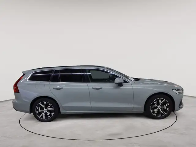 Volvo V60 view 3