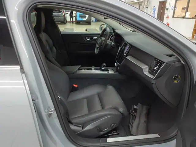 Volvo V60 view 8