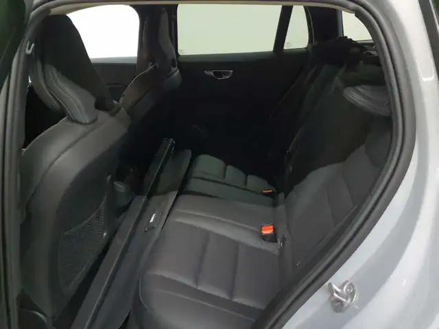 Volvo V60 view 13