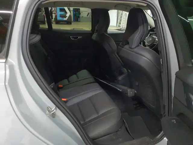 Volvo V60 view 14