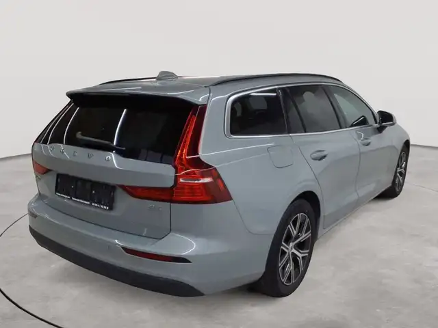 Volvo V60 view 4
