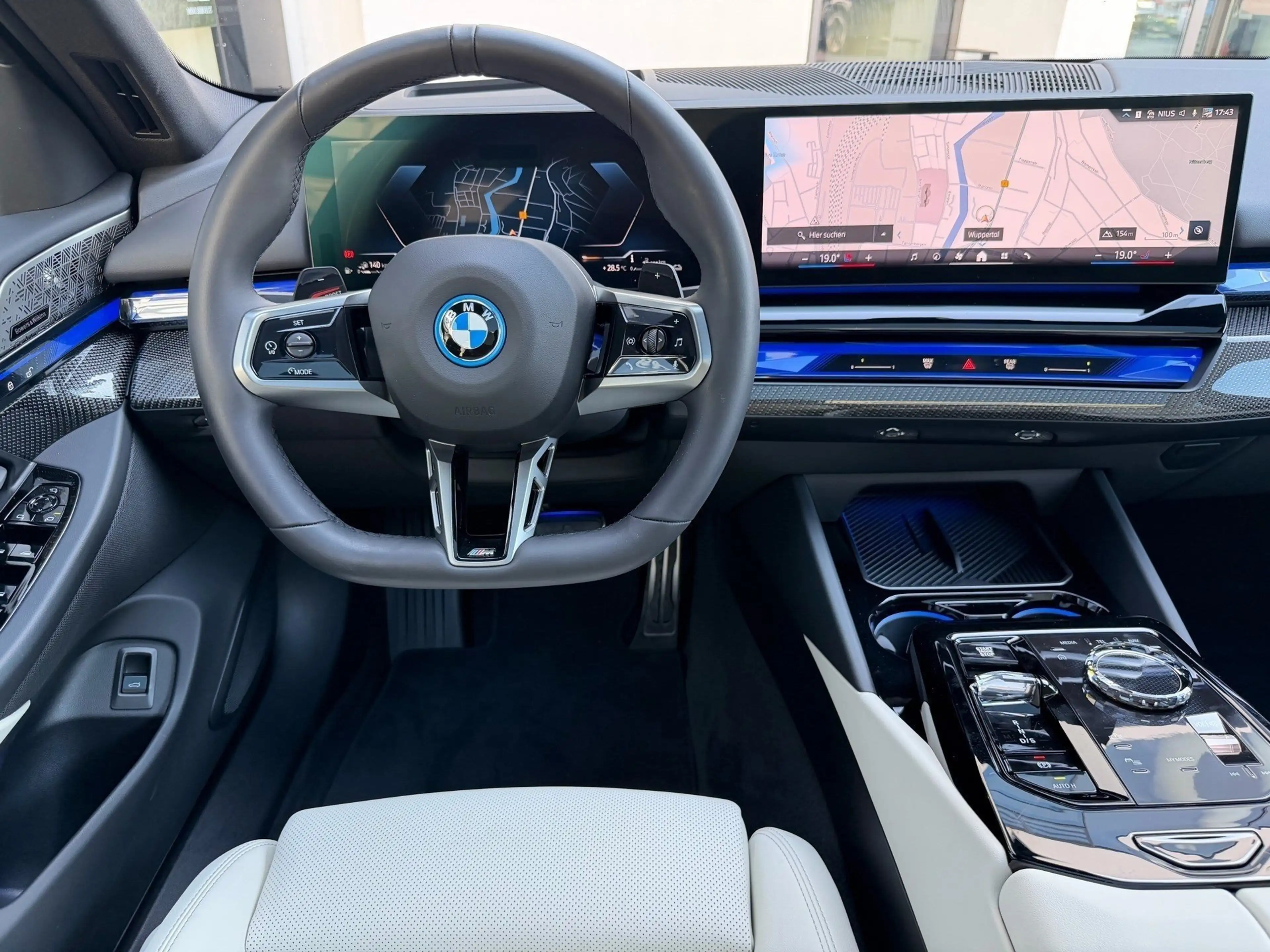 BMW 550 e xDrive M Sport Pro DA Prof PA+ Pano B/W 21" LMR — photo 3