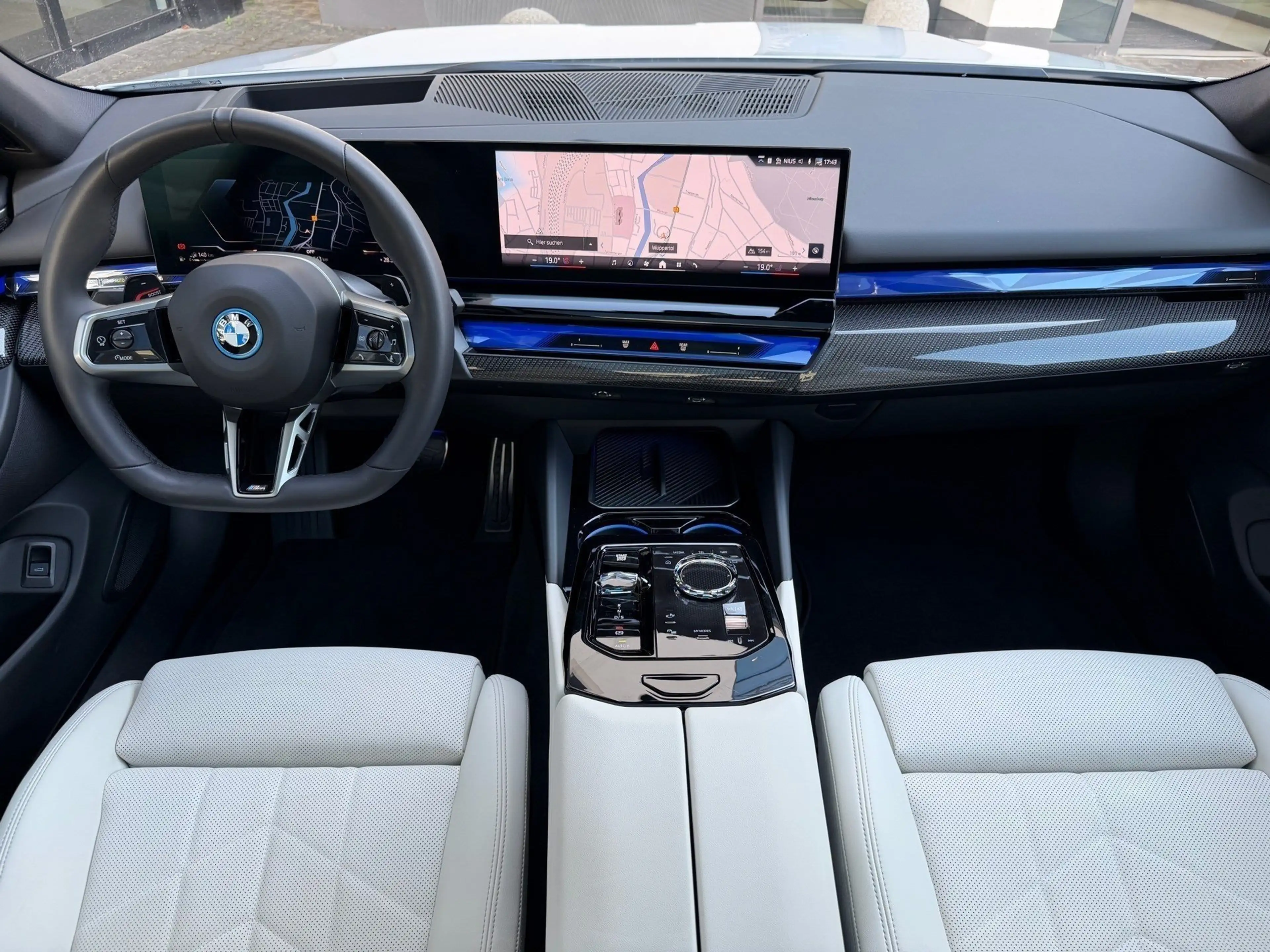 BMW 550 e xDrive M Sport Pro DA Prof PA+ Pano B/W 21" LMR — photo 13
