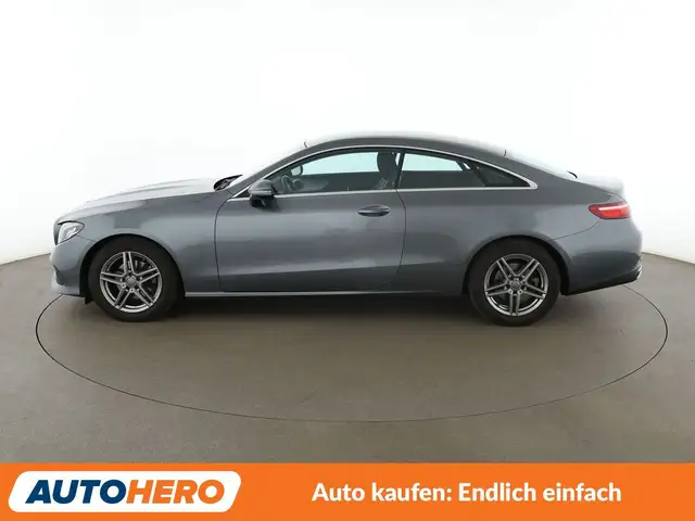 Mercedes-Benz E-Class view 3