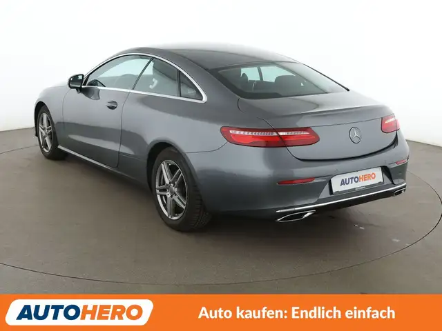 Mercedes-Benz E-Class view 4